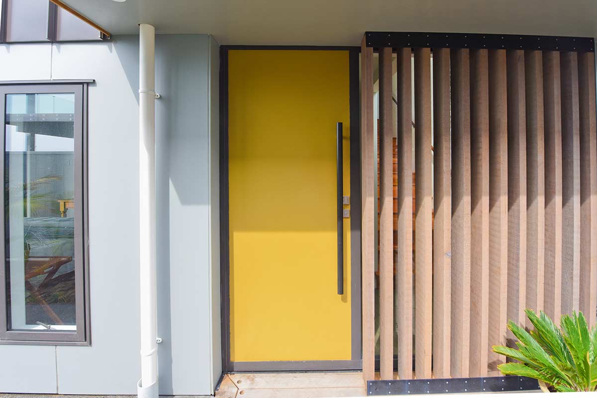 Hinged aluminium entrance doors